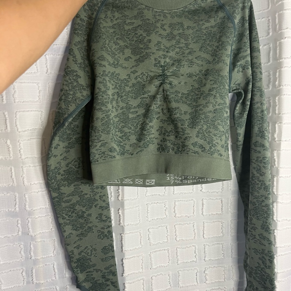 Women's Workout Adapt Camo Long Sleeve Seamless Crop Top Gym Sport Shirts